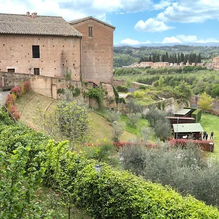 Apartment Garden House Siena