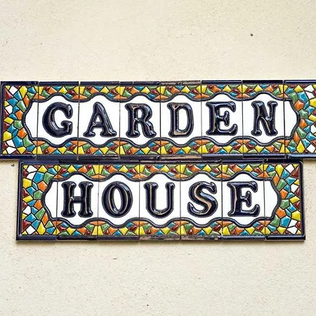 Апартаменти Garden House *