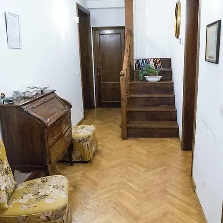 Garden House Apartment *